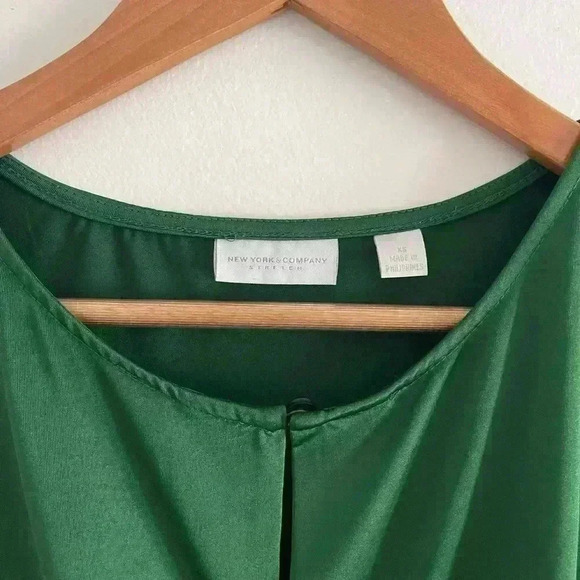 NEW YORK & CO Royal Green Dress Blouse Silhouette - Picture 2 of 5